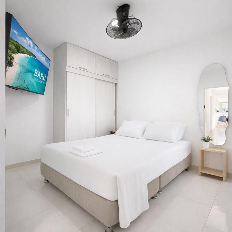 Apartamento Torre Prime con piscina y vistas al centro histórico - Three-Bedroom Apartment - 28
