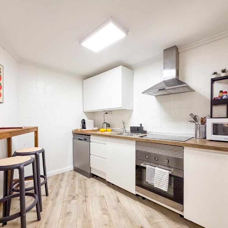 Modern 2 bedroom apartment close to city center - Two-Bedroom Apartment - 38