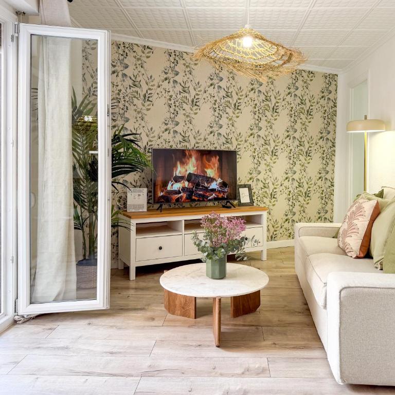 Modern 2 bedroom apartment close to city center - Two-Bedroom Apartment - 17