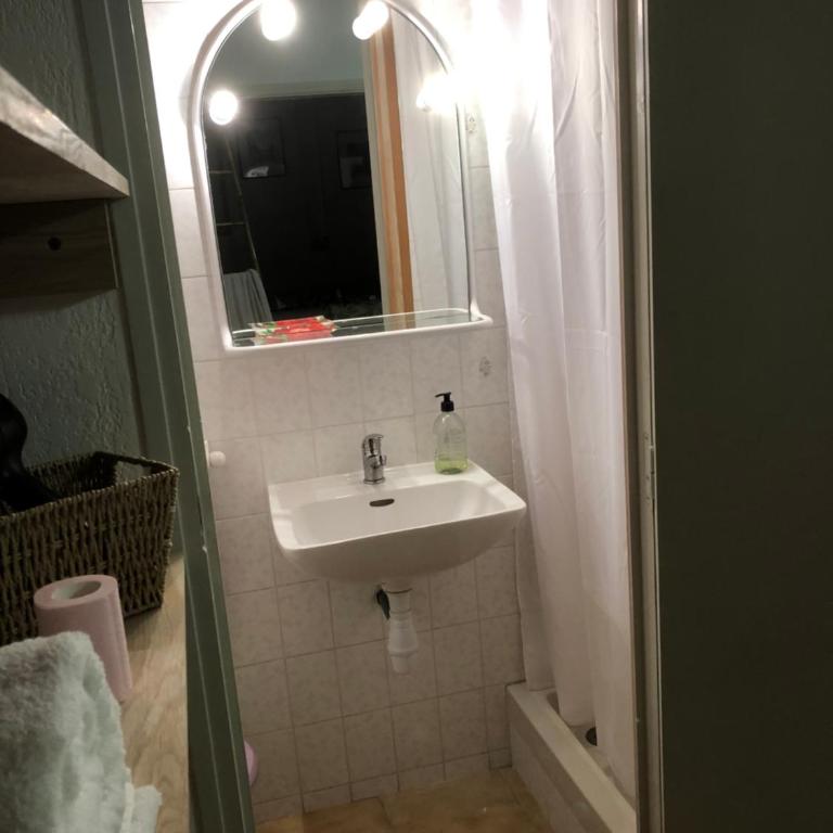 Dernière disponibilité du 28 aout au 4 Septembre -Visitez la Provence- Villa 3 chambres-6 personnes- jardin & piscine - Casa con 3 Camere da Letto - 33
