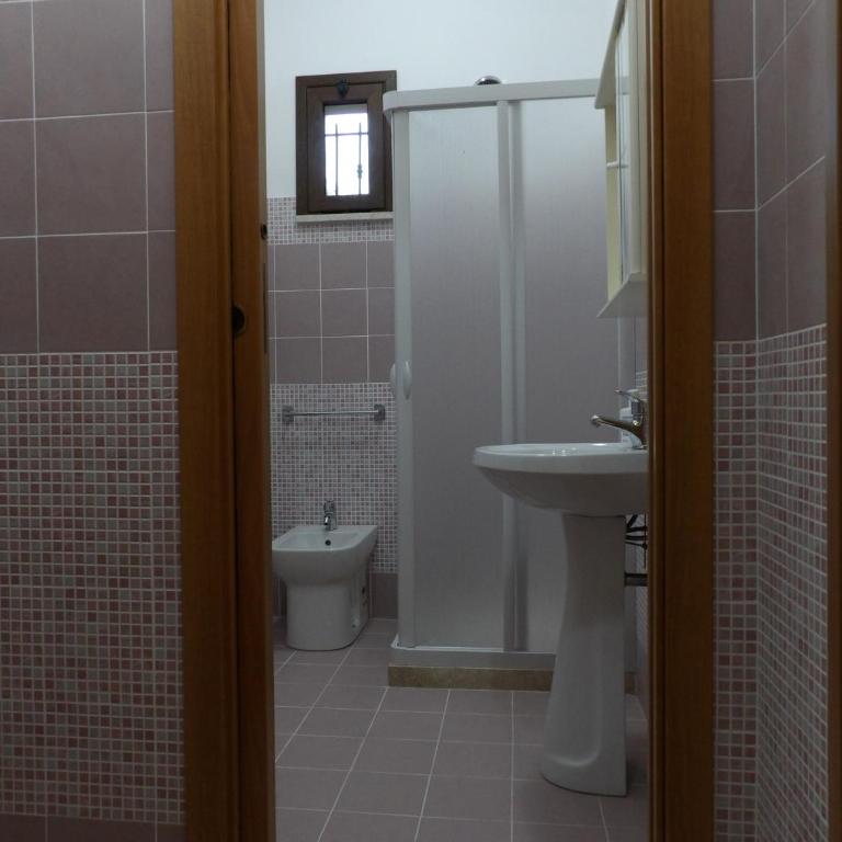 Sara Home - Appartamento con 2 Camere da Letto - 13