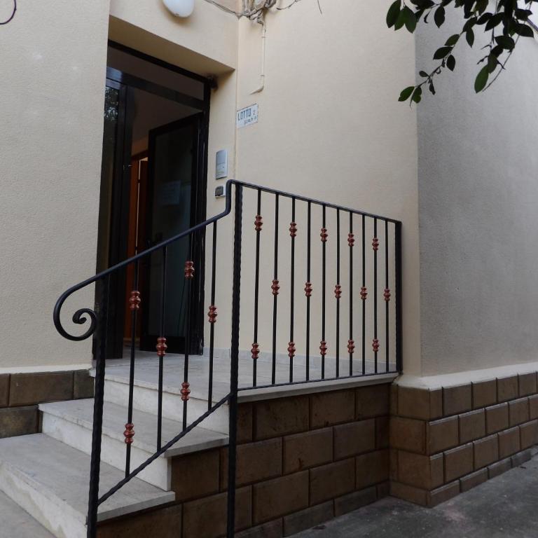Sara Home - Appartamento con 2 Camere da Letto - 17