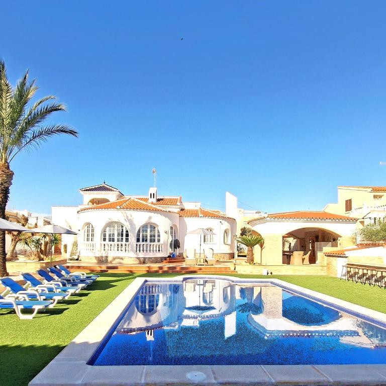 Large Villa & Casita with Pool and Gameroom PMT28 - Villa - 2