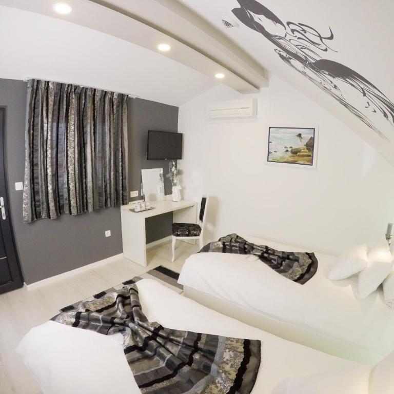 Rooms Villa Downtown - Deluxe Twin Room - 4