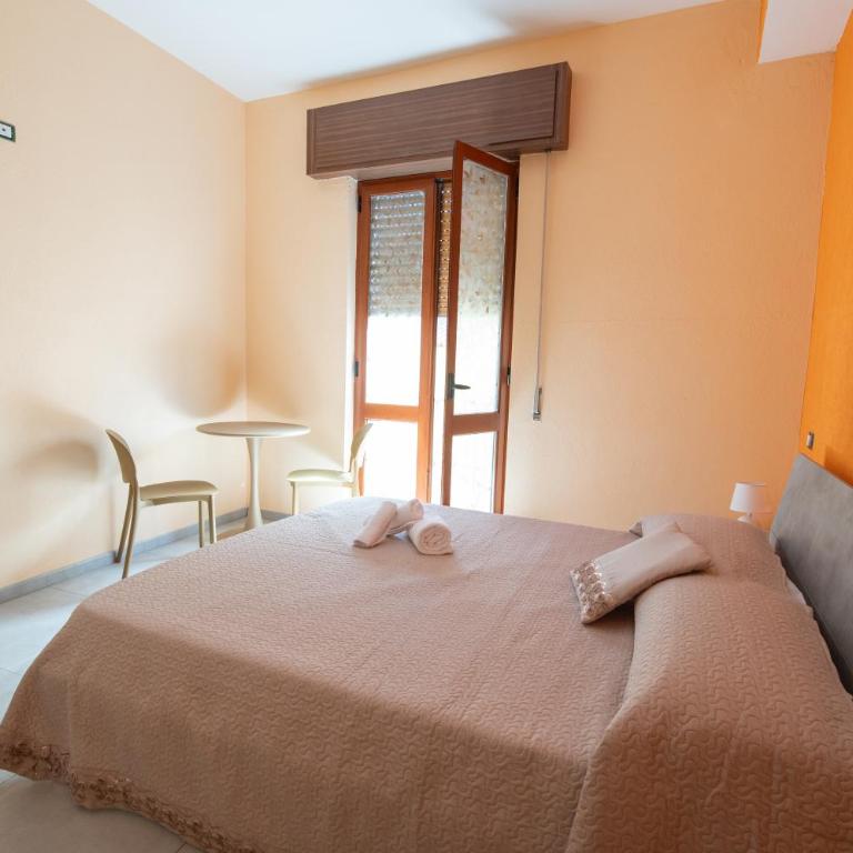 IL Giramondo - Camera Matrimoniale con Bagno Privato - 4