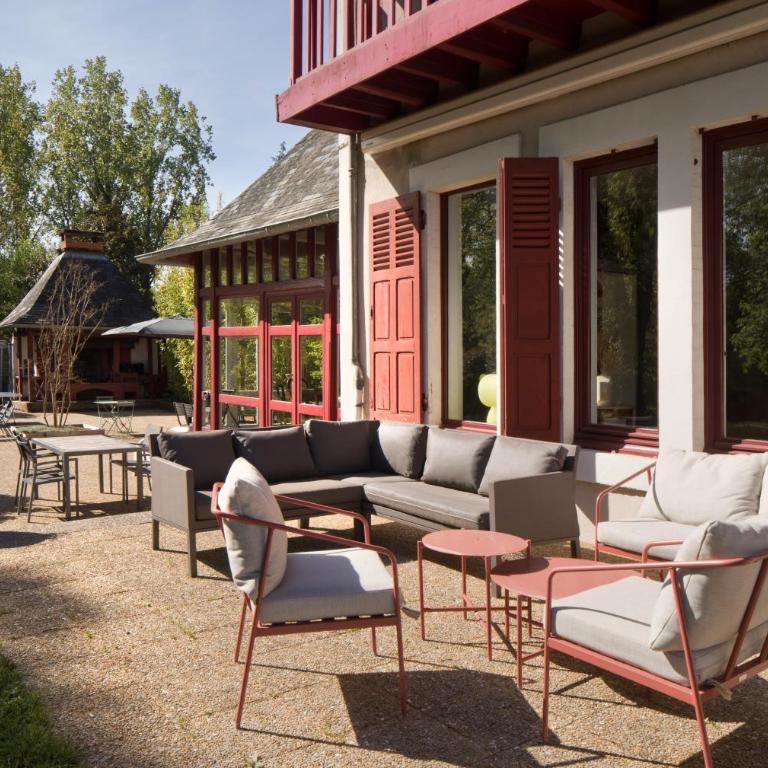 Chambres de charme avec piscine - Le Monde de Charlie - Proche Vichy - Chambre Double Deluxe avec Balcon - 16