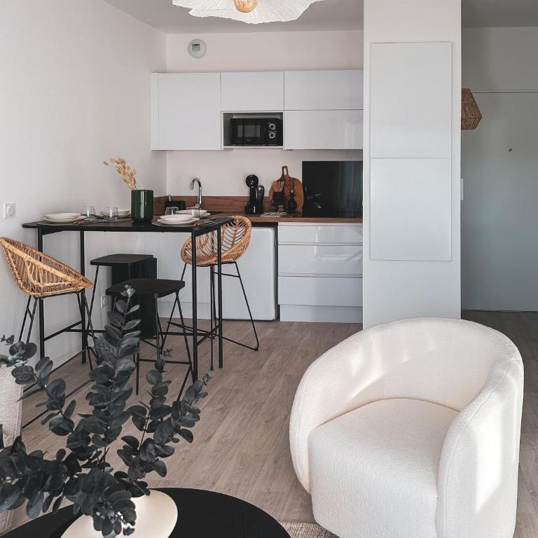 T3 élégant avec piscine, salle de sport et tennis - Appartement 2 Chambres - 42
