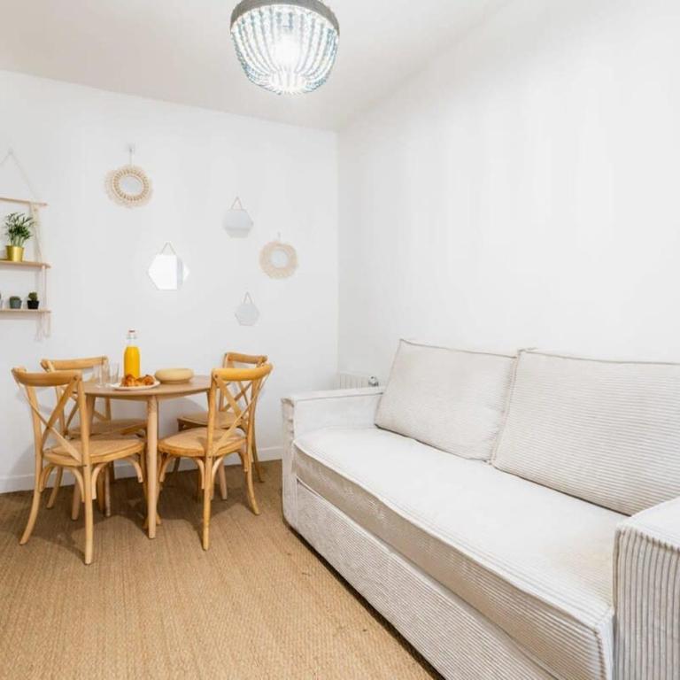 Jolie 2 pieces 35m2 bien equipee 4P - Paris 20 - Appartement - 1