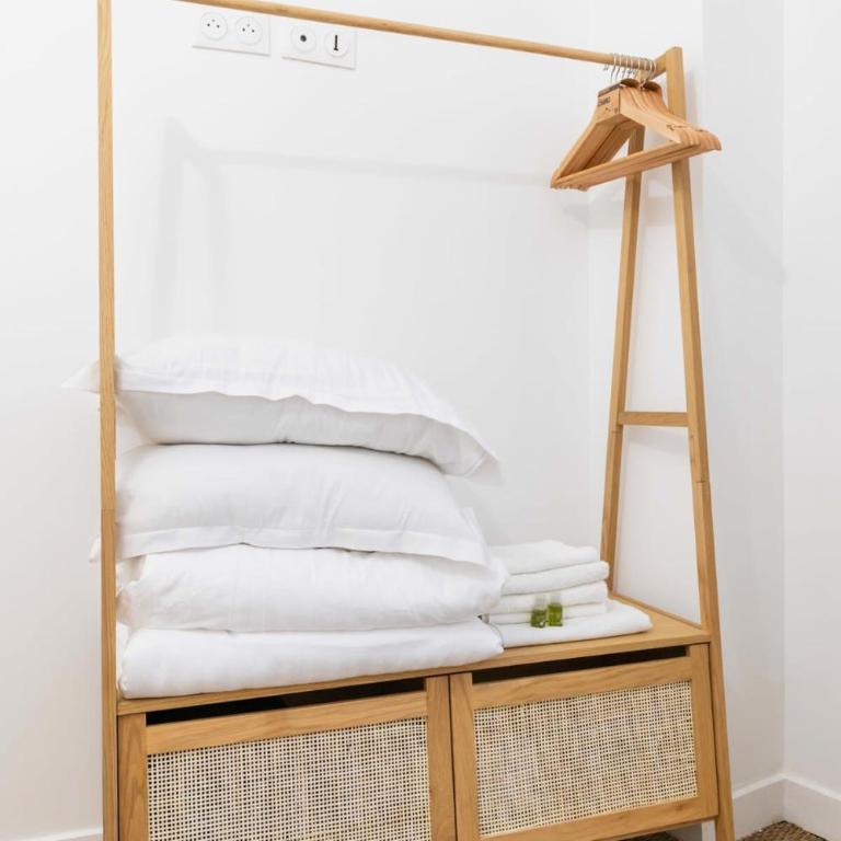 Jolie 2 pieces 35m2 bien equipee 4P - Paris 20 - Appartement - 4