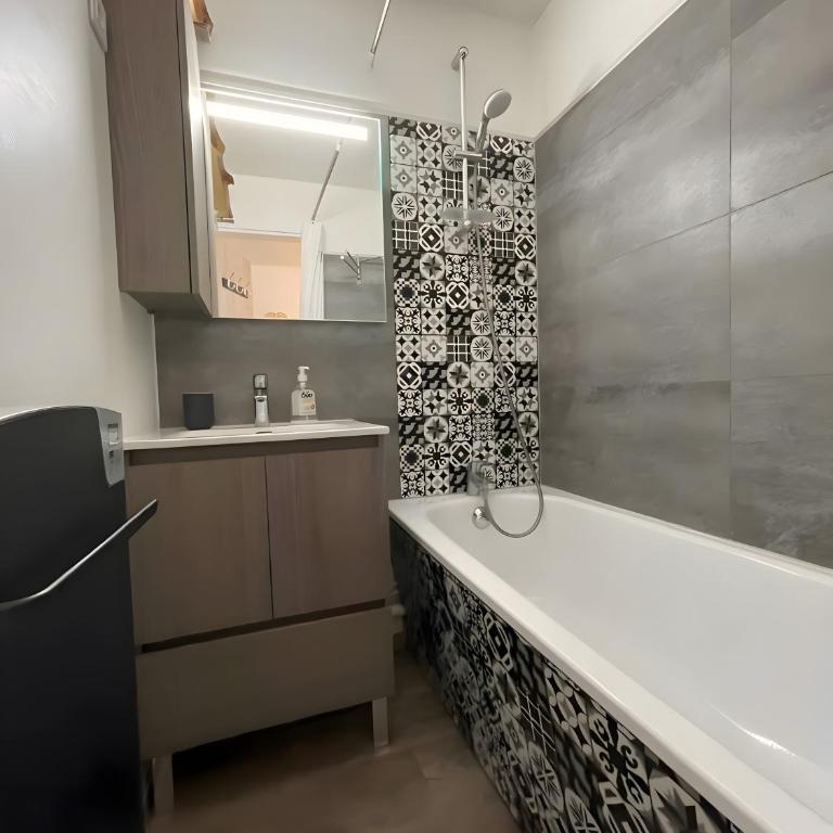 Portes du Soleil, calme et ski - Appartement 1 Chambre Supérieur avec Balcon - 4