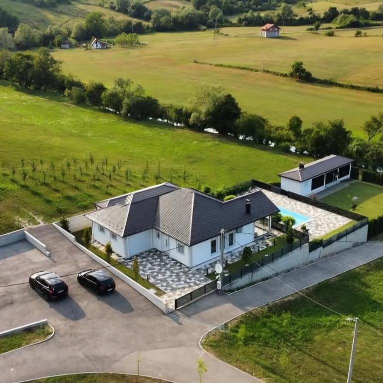 Villa Lumilux Krupa Banjaluka - Vila sa 3 Spavaće Sobe - 1