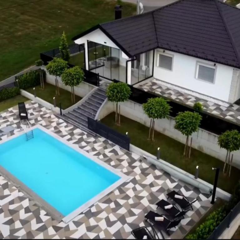 Villa Lumilux Krupa Banjaluka - Vila sa 3 Spavaće Sobe - 2