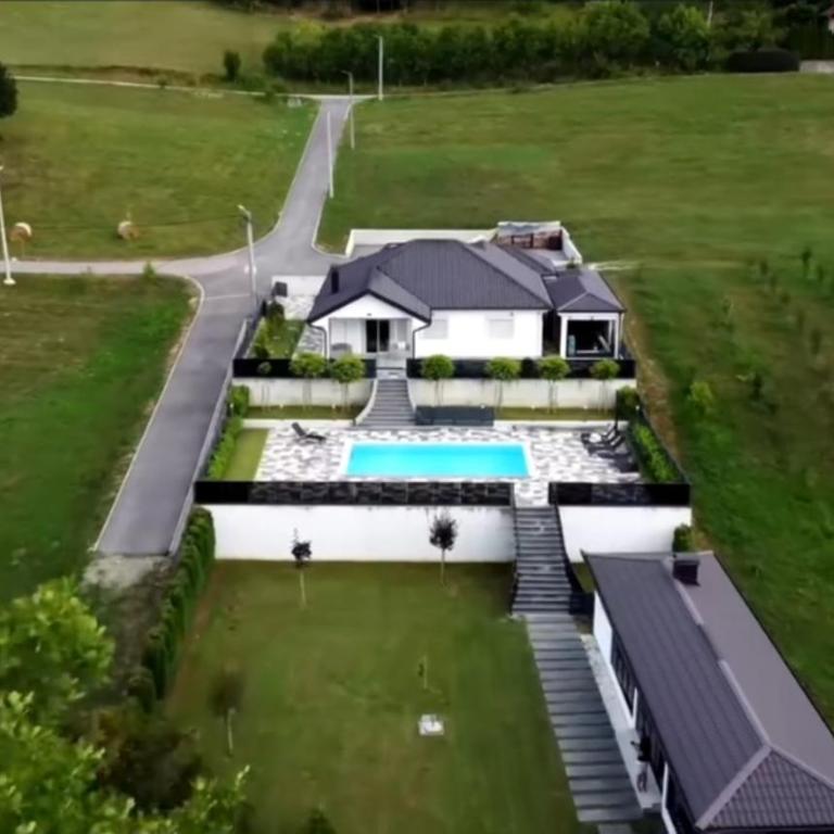 Villa Lumilux Krupa Banjaluka - Vila sa 3 Spavaće Sobe - 23