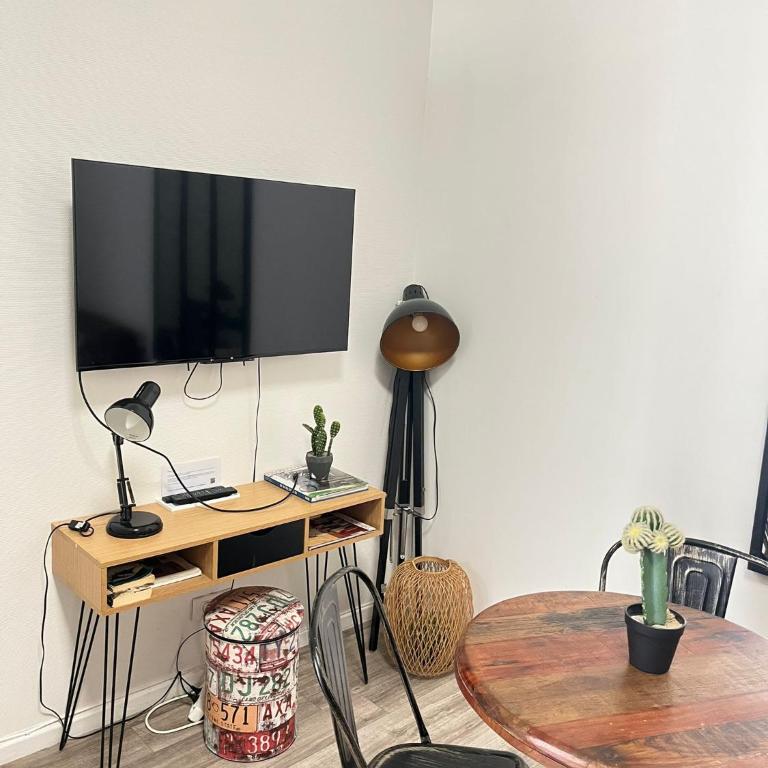 Studio spacieux avec mezzanine - Canal St Martin - Apartamento - 10