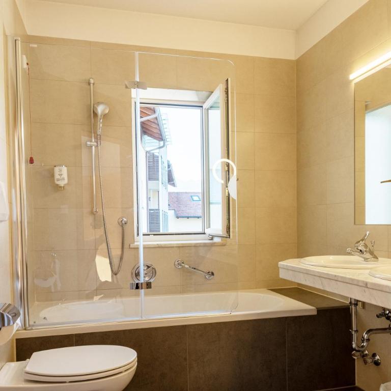 Hotel Goldenes Roessl-adults only - Camera Quadrupla Superior con Balcone - 3