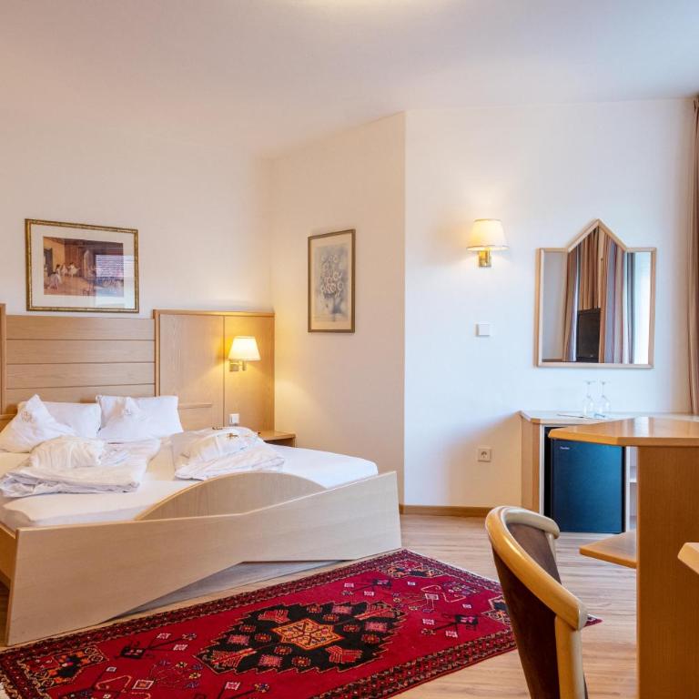 Hotel Goldenes Roessl-adults only - Camera Quadrupla Superior con Balcone - 4