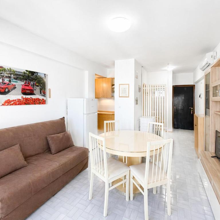 Appartamento Ferrari I RelaxCentre&Terrace - Appartamento con 1 Camera da Letto - 2