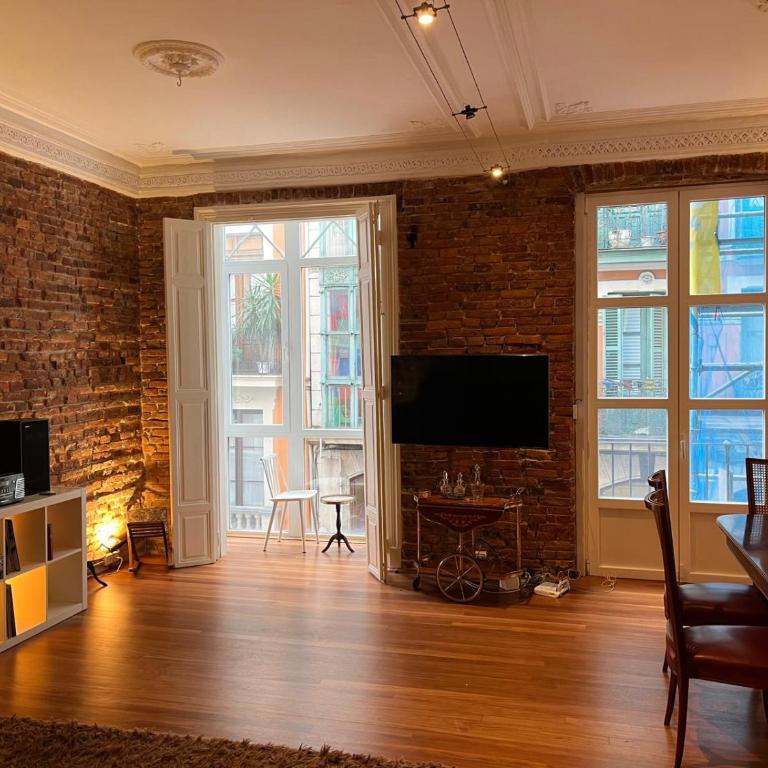 Encantador apartamento en el casco antiguo de Bilbao - Two-Bedroom Apartment - 35