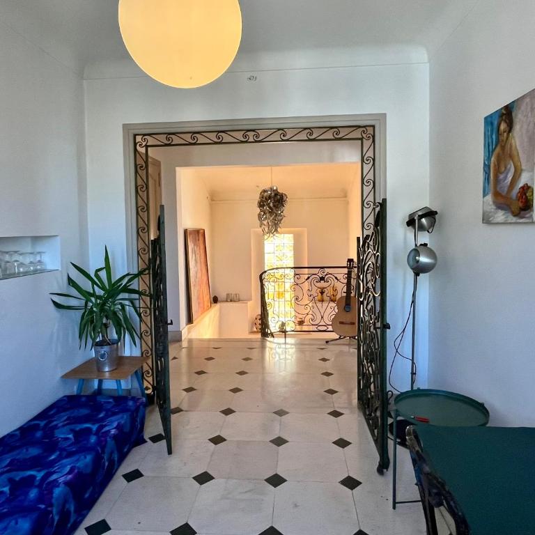 Villa Tricia Cannes - Chambre Double de Luxe avec Balcon - Vue Partielle sur Mer - 26