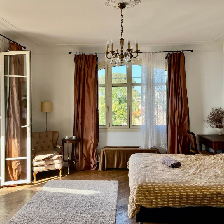 Villa Tricia Cannes - Chambre Double Supérieure avec Balcon - Vue Directe sur Mer - 33