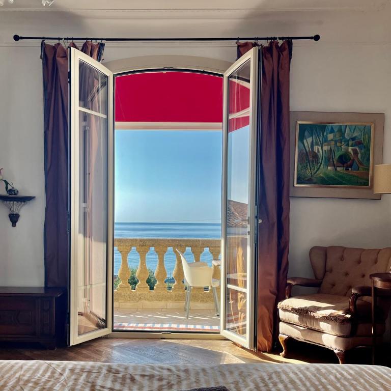 Villa Tricia Cannes - Chambre Double Supérieure avec Balcon - Vue Directe sur Mer - 29