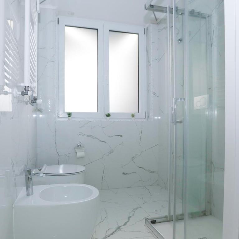Metro - 1 GB Wi-Fi - 2 Bedrooms - Self check-in - Appartamento con 2 Camere da Letto e Vista Città - 3