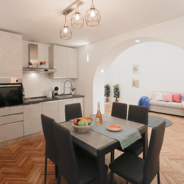 Metro - 1 GB Wi-Fi - 2 Bedrooms - Self check-in - Appartamento con 2 Camere da Letto e Vista Città - 10