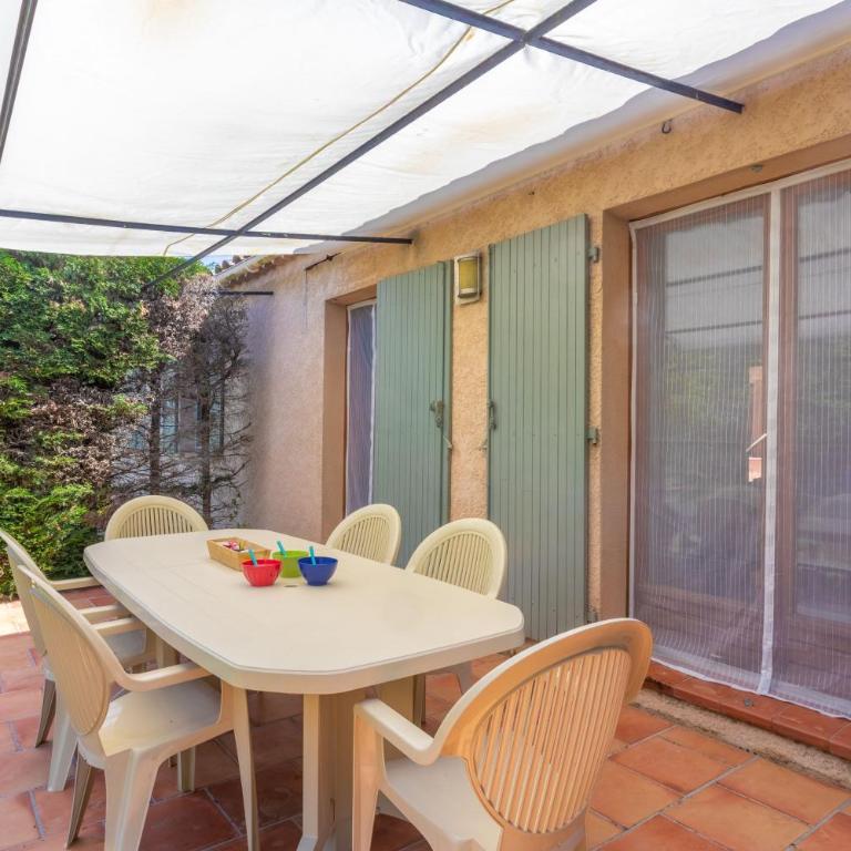 Villa 3 palmiers avec pisicne - Three-Bedroom House - 19