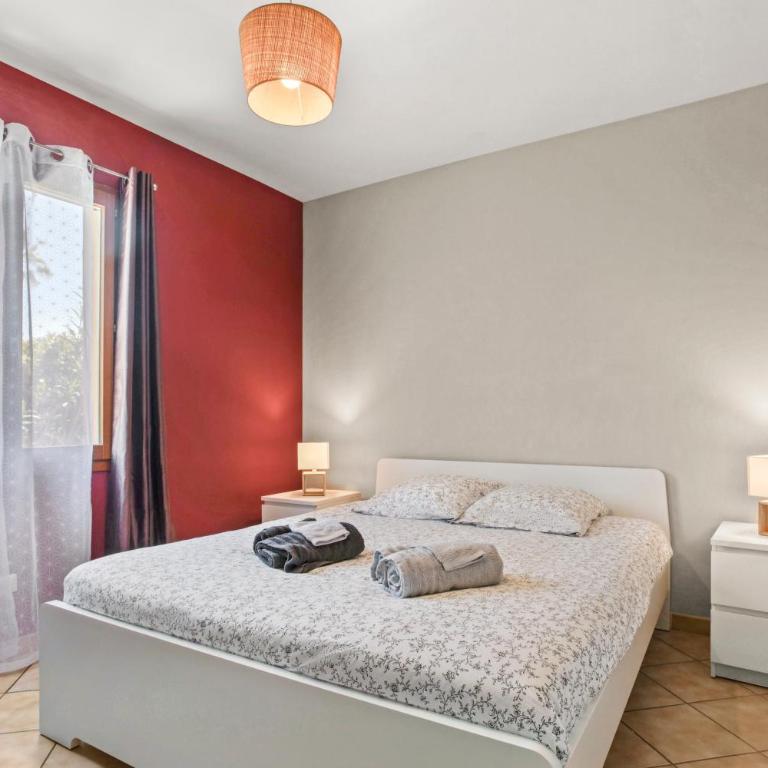 Villa 3 palmiers avec pisicne - Three-Bedroom House - 11