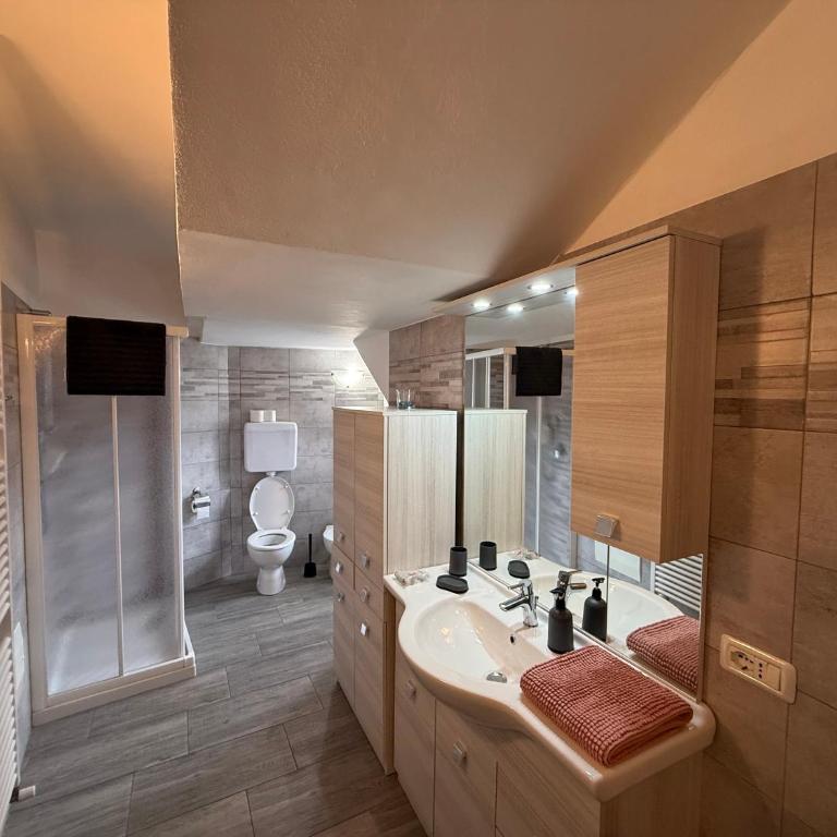 Casa La Pief 2 Rosso by Gardadomusmea - Appartamento con 2 Camere da Letto - 11