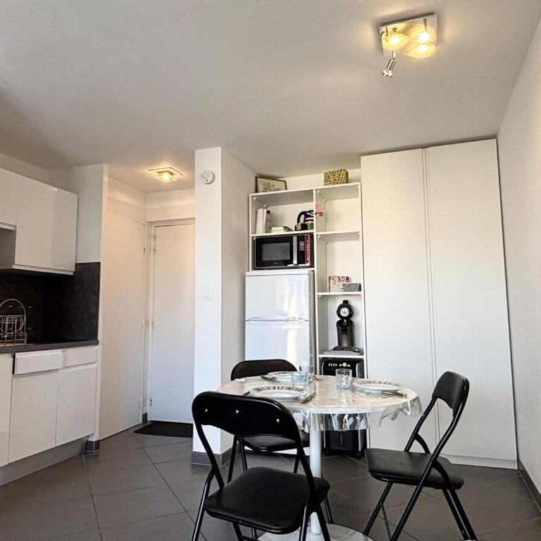 Appartement lumineux avec balcon vue piscine - Appartement 1 Chambre - 8