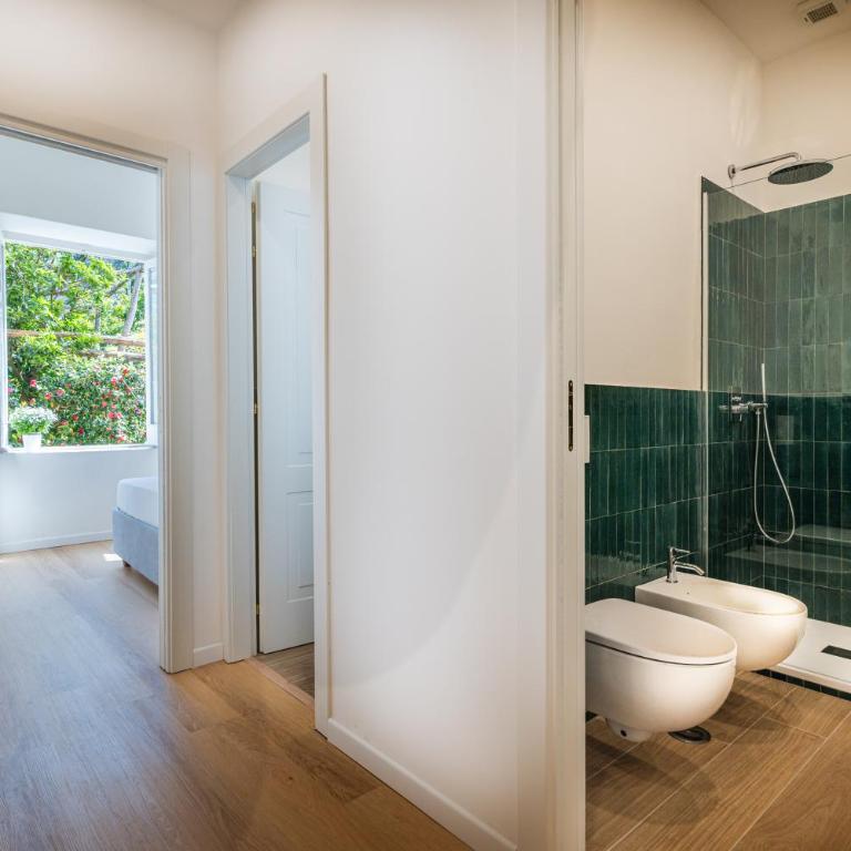 Central Sorrento 3 BR 1,5 BT flat balcony A C Wi-Fi - Three-Bedroom Apartment - 11