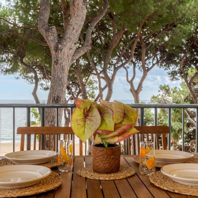Cambrils Beach - Sea View - First Line - Parking - 2BR - Two-Bedroom Apartment - 2