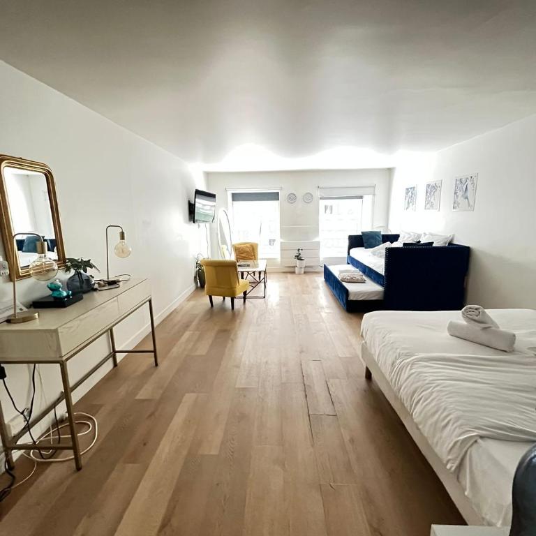 Contemporary & Cozy Studio by Canal Saint-Martin - Apartamento - 9