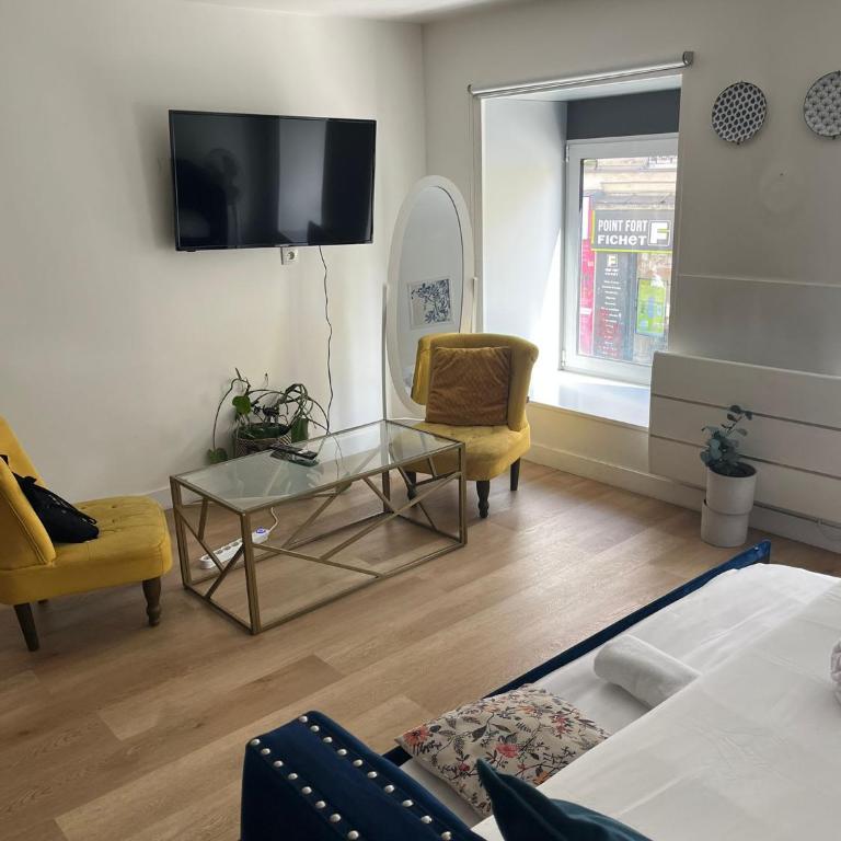 Contemporary & Cozy Studio by Canal Saint-Martin - Apartamento - 13