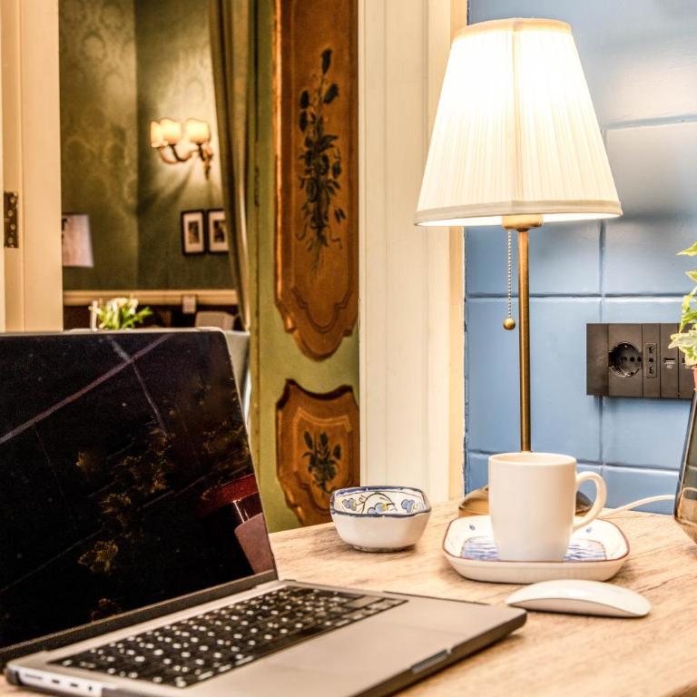 Royal Arthouse Lady Marys Tribunali Luxury Suite - Family apartment - Apartment with Balcony - 18