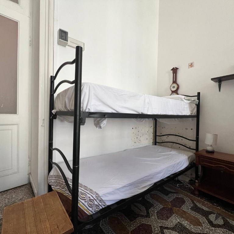 Hostello Genovese - Letto a Castello in Dormitorio Misto - 1