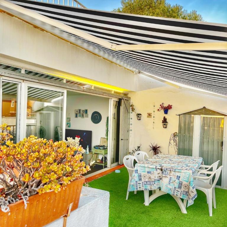 Cap Salou Beach - Sea View - Pool - AC - Parking - One-Bedroom Apartment - 22