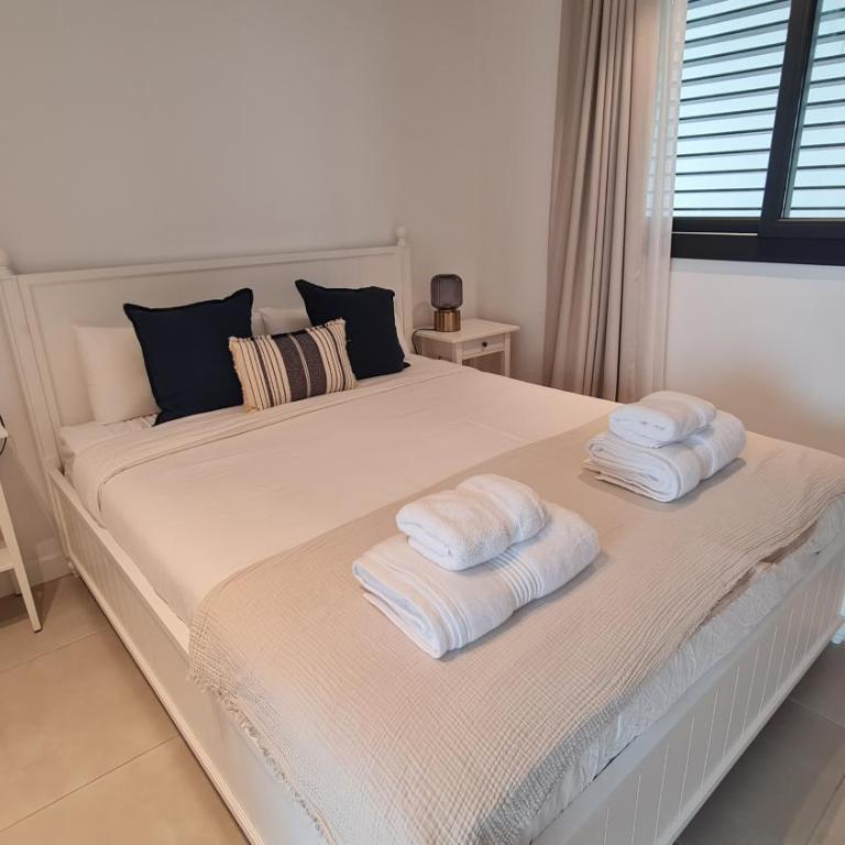 Mara's Apartments Higuerón West - Suncoast Comfort - Apartamento de 2 dormitorios con balcón y terraza - 6