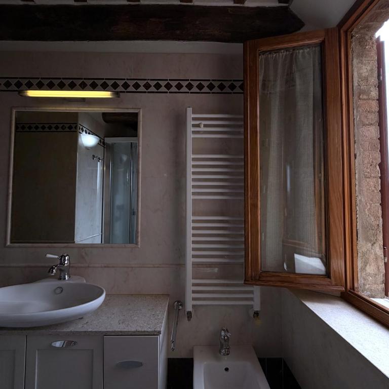 Vicolo della Coda - Appartamento con 2 Camere da Letto - 2