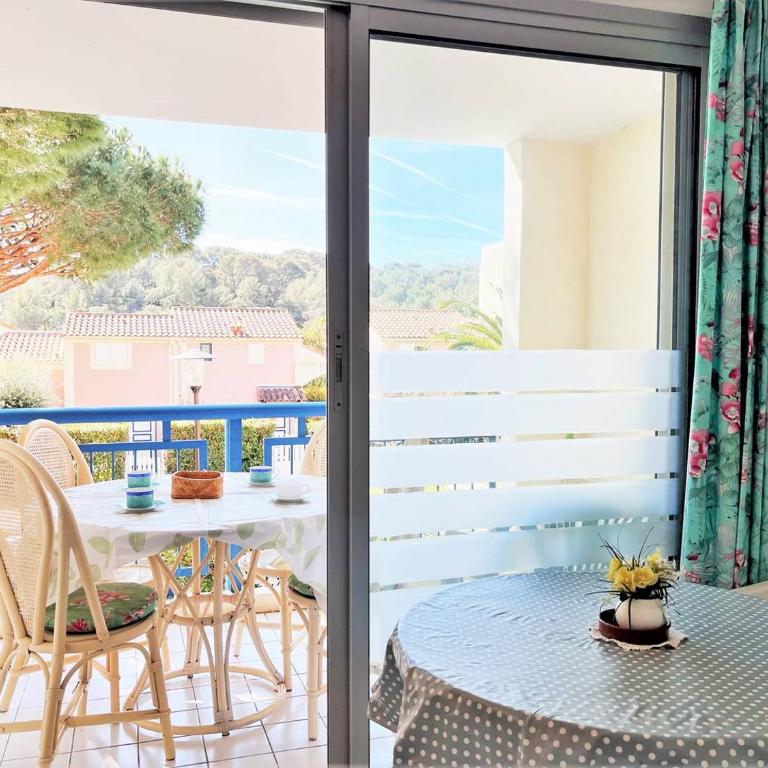 LV070-214 Appartement 2 pièces cabine 5 couchages LE LAVANDOU - Apartment mit 1 Schlafzimmer - 5