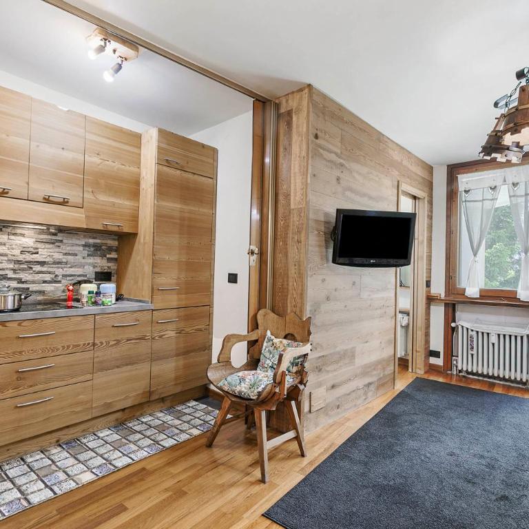 Appartamento Fiocco di Neve w/ View Balcony - Happy Rentals - Appartamento con Balcone - 11