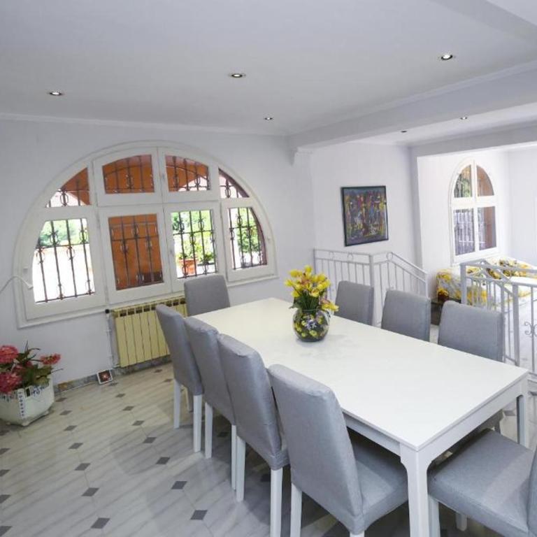 Spacious Private Villa with Pool in Salou - Villa - 13
