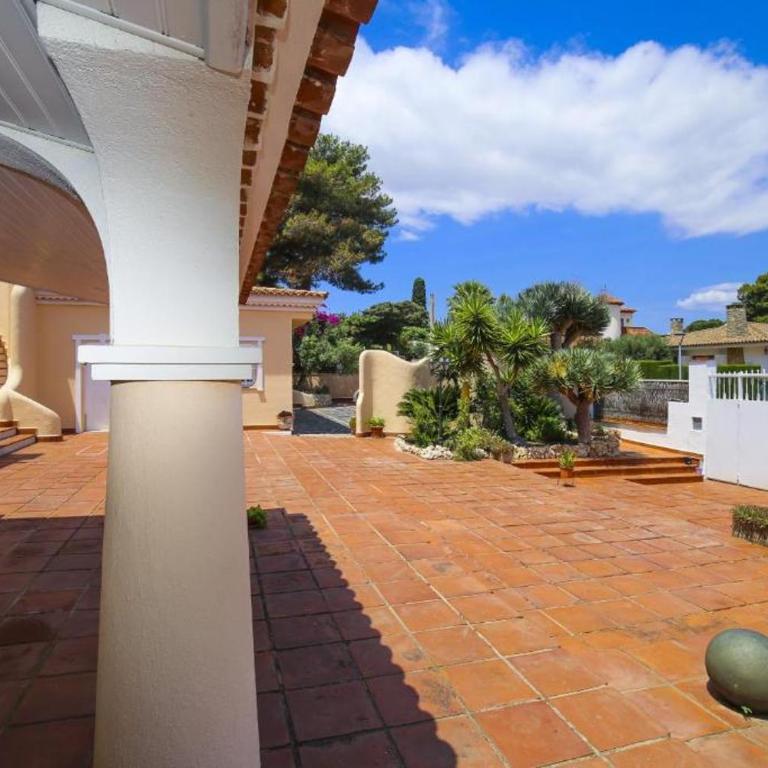 Spacious Private Villa with Pool in Salou - Villa - 3