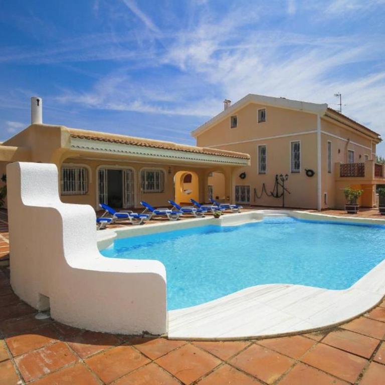 Spacious Private Villa with Pool in Salou - Villa - 1