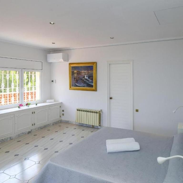 Spacious Private Villa with Pool in Salou - Villa - 17