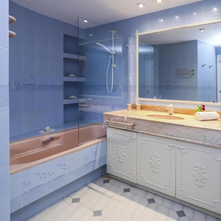 Spacious Private Villa with Pool in Salou - Villa - 21