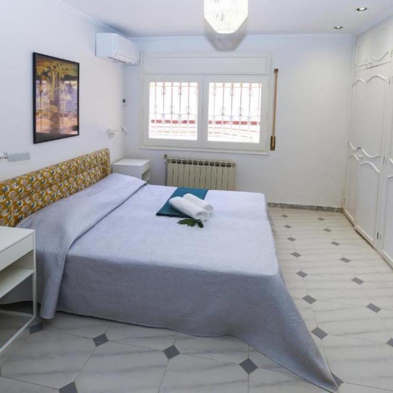 Spacious Private Villa with Pool in Salou - Villa - 33