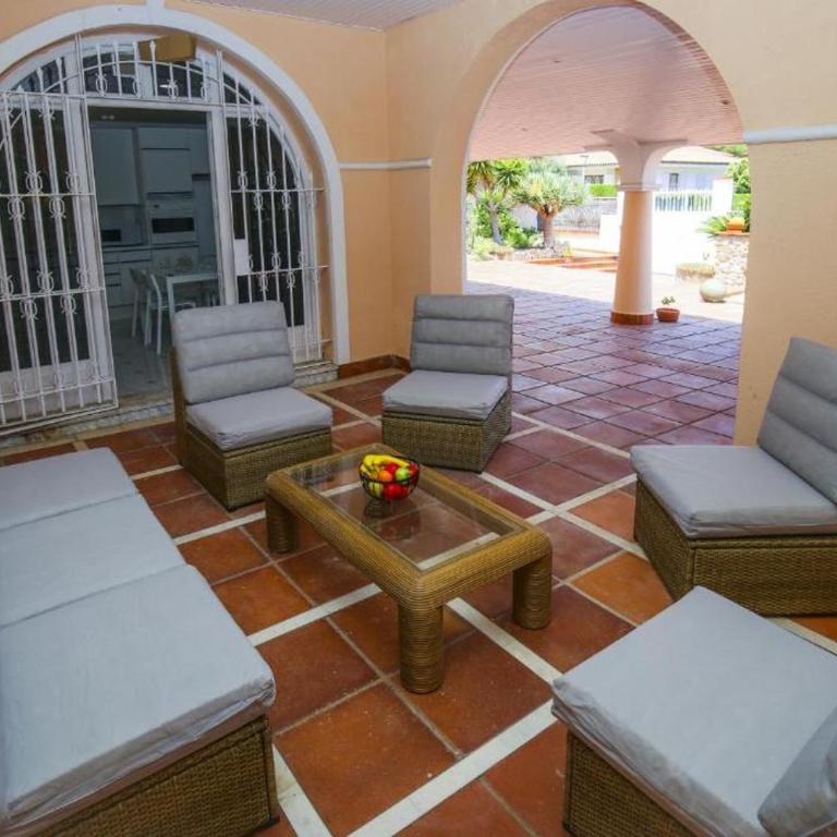 Spacious Private Villa with Pool in Salou - Villa - 9