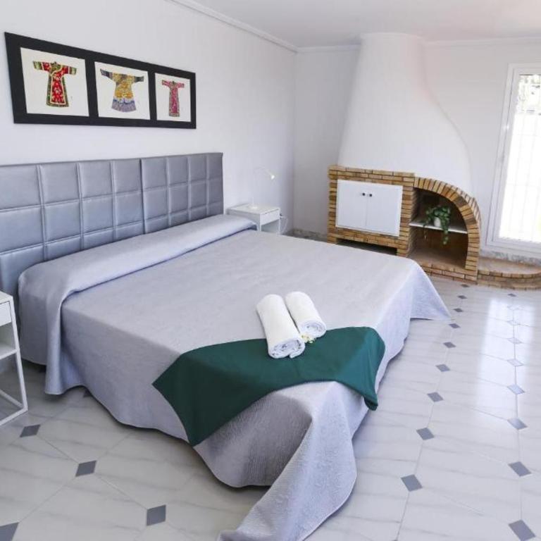 Spacious Private Villa with Pool in Salou - Villa - 37